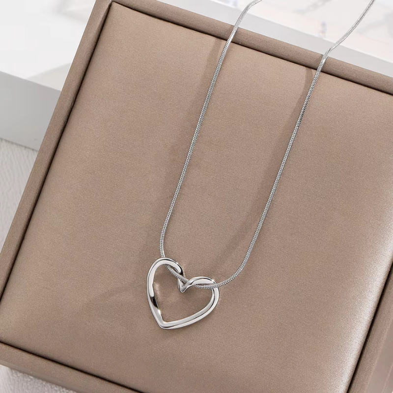 Dainty Knot Heart Necklace