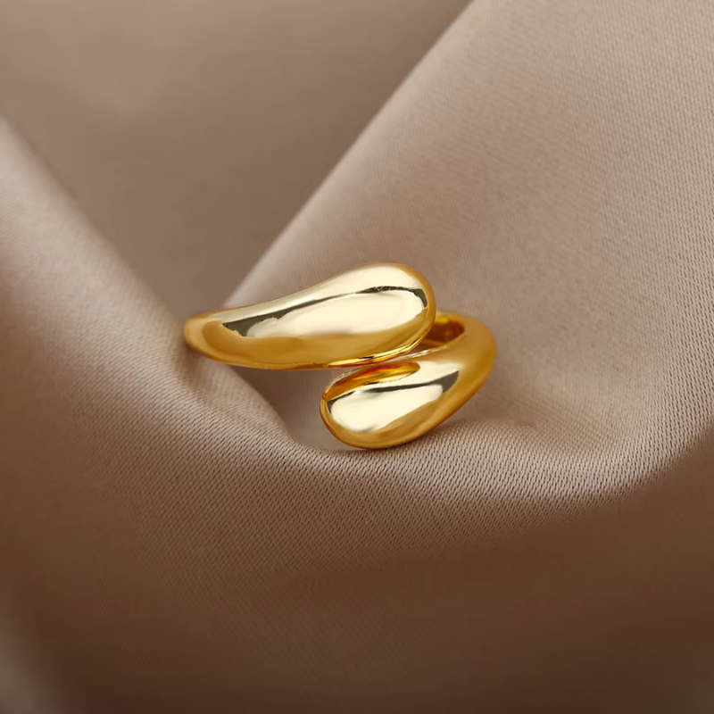 Teardrop Hugging Ring