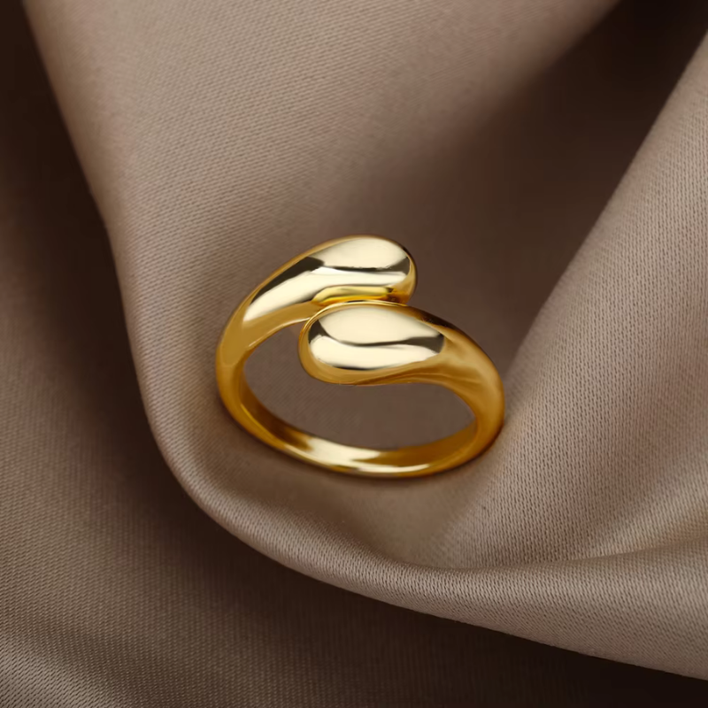 Teardrop Hugging Ring